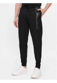 BOSS - Boss Spodnie dresowe Authentic 50510628 Czarny Regular Fit. Kolor: czarny. Materiał: bawełna #1