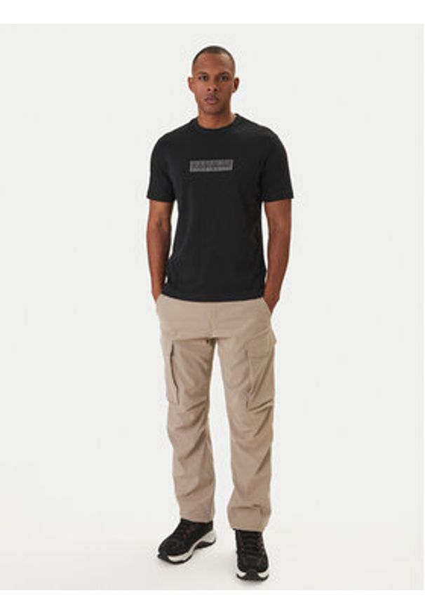 Napapijri T-Shirt S-Box Logo NP0A4IFL Czarny Regular Fit. Kolor: czarny. Materiał: bawełna