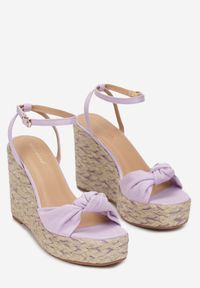 Renee - Fioletowe Sandały z Ozdobnym Węzełkiem Na Wysokim Koturnie z Jutą i Kontrastową Nitką Liahona. Kolor: fioletowy. Wzór: kolorowy. Obcas: na koturnie #5