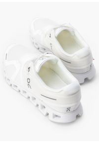On Running - Sneakersy damskie białe ON RUNNING CLOUD 5. Okazja: do pracy, na spacer, na co dzień. Kolor: biały. Sport: bieganie #5
