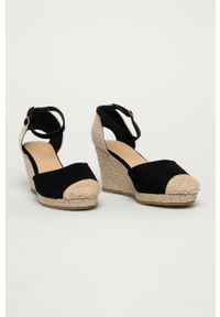Truffle Collection - Espadryle. Zapięcie: klamry. Kolor: czarny. Materiał: materiał. Wzór: gładki. Obcas: na koturnie #3