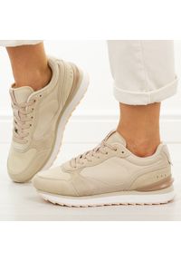 Złote sneakersy damskie McArthur Ma2512w. Okazja: na co dzień. Nosek buta: okrągły. Zapięcie: sznurówki. Kolor: złoty. Materiał: skóra, zamsz, tkanina. Sezon: wiosna, lato, jesień #1