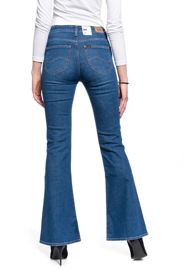 Lee - LEE BREESE DAMSKIE SPODNIE JEANSOWE FLARE L32YRONR 112107771