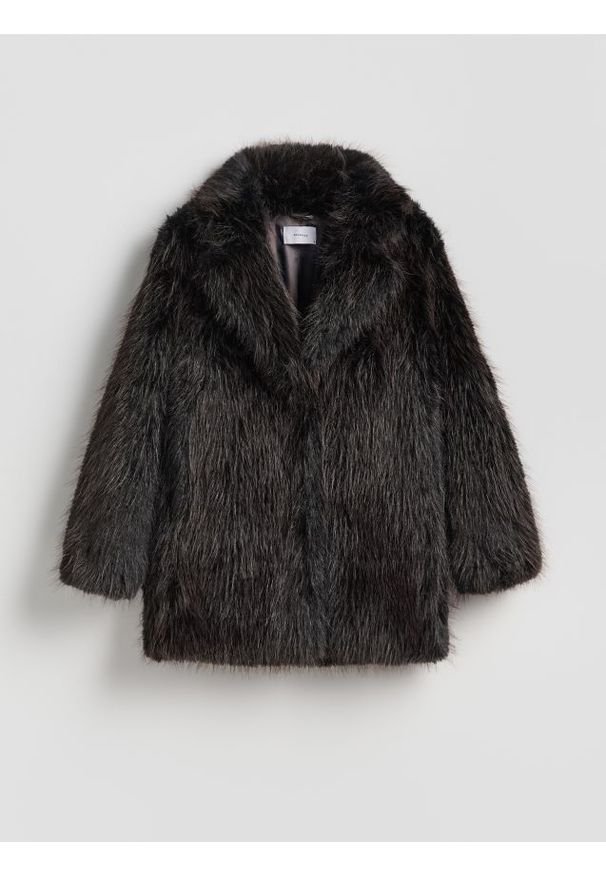 Reserved - Kurtka z imitacji futra - ciemnobrązowy. Kolor: brązowy. Materiał: futro