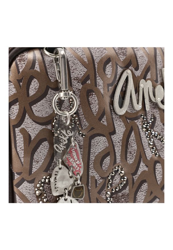 Modna Brązowa Damska Torebka Na Ramię Anekke. Kolor: brązowy. Wzór: nadruk, aplikacja, napisy. Materiał: zdobione. Styl: casual, elegancki. Rodzaj torebki: na ramię