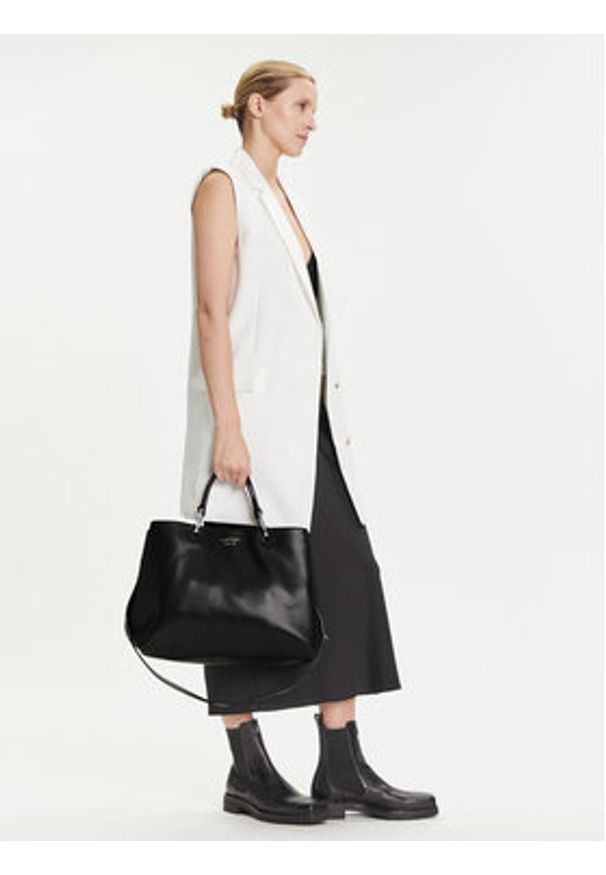 Emporio Armani Torebka EW000360 AF18673 UC001 Czarny. Kolor: czarny. Materiał: skórzane