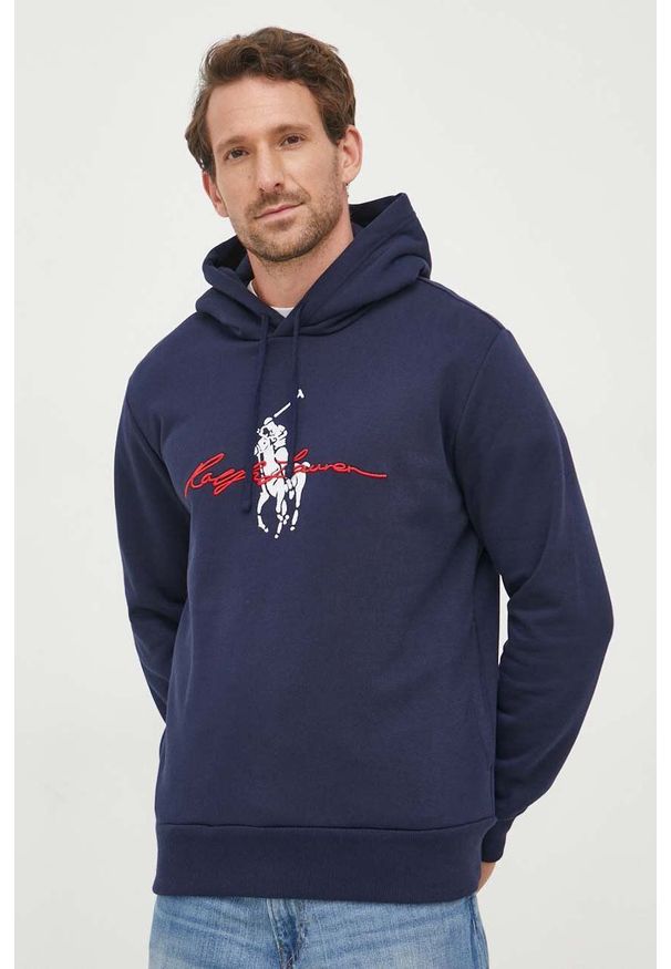 Polo Ralph Lauren bluza męska kolor granatowy z kapturem z aplikacją. Typ kołnierza: kaptur, polo. Kolor: niebieski. Długość rękawa: długi rękaw. Długość: długie. Wzór: aplikacja
