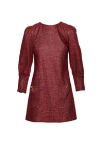MOE - Elegancka sukienka tweedowa trapezowa mini bordowa. Okazja: na spotkanie biznesowe, do pracy, na co dzień. Typ kołnierza: dekolt w łódkę, kokarda. Kolor: czarny, różowy, czerwony. Wzór: melanż, aplikacja. Typ sukienki: trapezowe. Materiał: tkanina, materiał, dzianina. Długość rękawa: długi rękaw. Sezon: lato. Styl: elegancki. Długość: mini #3
