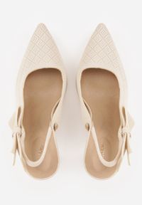 Renee - Beżowe Szpilki Slingback VICES z Elastycznej Dzianiny z Wkładką Soft-Pillow i Ozdobną Kokardą Risnara. Okazja: na co dzień. Zapięcie: pasek. Kolor: beżowy. Materiał: dzianina. Obcas: na szpilce. Styl: casual #4