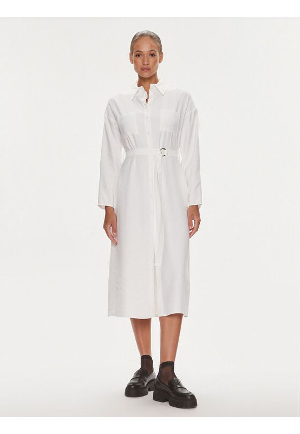 Silvian Heach Sukienka koszulowa GPP23325VE Biały Regular Fit. Kolor: biały. Materiał: wiskoza. Typ sukienki: koszulowe