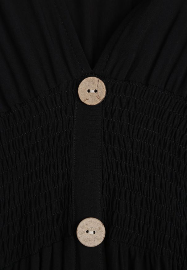 Born2be - Czarna Sukienka z Wiskozy Heeny. Okazja: na co dzień, na randkę. Kolor: czarny. Materiał: wiskoza. Wzór: gładki, aplikacja. Sezon: lato. Styl: casual. Długość: maxi