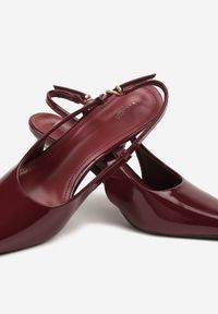 Renee - Bordowe Sandały Lakierowane Vices na Szpilce Slingback Raleira. Okazja: na imprezę, na co dzień, na spacer. Nosek buta: szpiczasty. Zapięcie: sprzączka. Kolor: czerwony. Materiał: lakier. Obcas: na szpilce. Styl: klasyczny, casual. Wysokość obcasa: średni #5