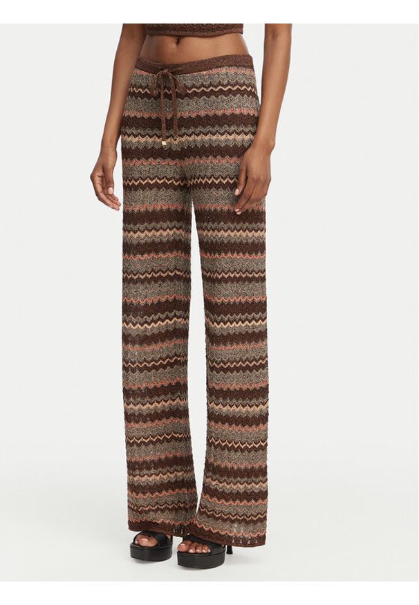 Marciano Guess Spodnie materiałowe G6GB13 Z0645 Brązowy Regular Fit. Kolor: brązowy. Materiał: wiskoza