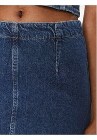 Calvin Klein Jeans Spódnica jeansowa J20J222827 Granatowy Regular Fit. Kolor: niebieski. Materiał: jeans, bawełna
