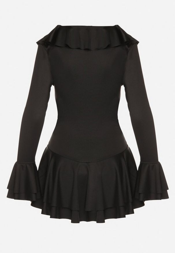 Born2be - Czarna Taliowana Sukienka Zdobiona Falbankami Tiraneda. Okazja: na imprezę. Typ kołnierza: kołnierz z falbankami. Kolor: czarny. Wzór: aplikacja. Typ sukienki: proste. Styl: elegancki