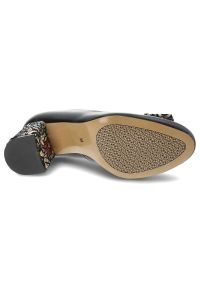 Czarne Czółenka Maciejka Eleganckie Obuwie Damskie. Okazja: na spotkanie biznesowe. Kolor: czarny. Materiał: skóra. Wzór: gładki. Obcas: na obcasie. Styl: elegancki. Wysokość obcasa: średni #5