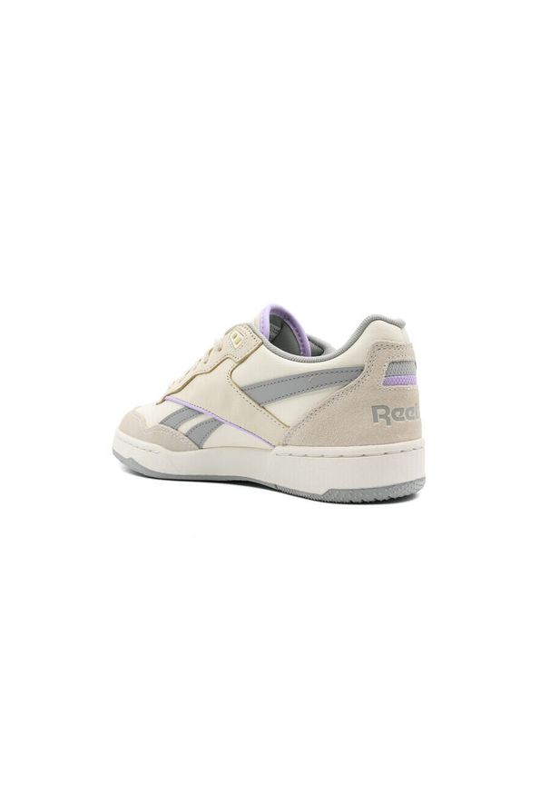 Buty damskie snekarsy Reebok BB 4000. Zapięcie: sznurówki. Kolor: wielokolorowy, beżowy, fioletowy. Materiał: tkanina, materiał, skóra, syntetyk. Szerokość cholewki: normalna. Sport: turystyka piesza