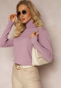 Renee - Różowy Sweter Golf o Dopasowanym Fasonie z Wiskozą Nalexa. Typ kołnierza: golf. Kolor: różowy. Materiał: wiskoza. Długość rękawa: długi rękaw. Długość: długie. Sezon: zima, jesień. Styl: klasyczny #5