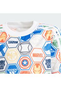 Adidas - Zestaw adidas x Marvel Avengers Tee. Kolor: wielokolorowy, biały. Materiał: materiał. Wzór: motyw z bajki