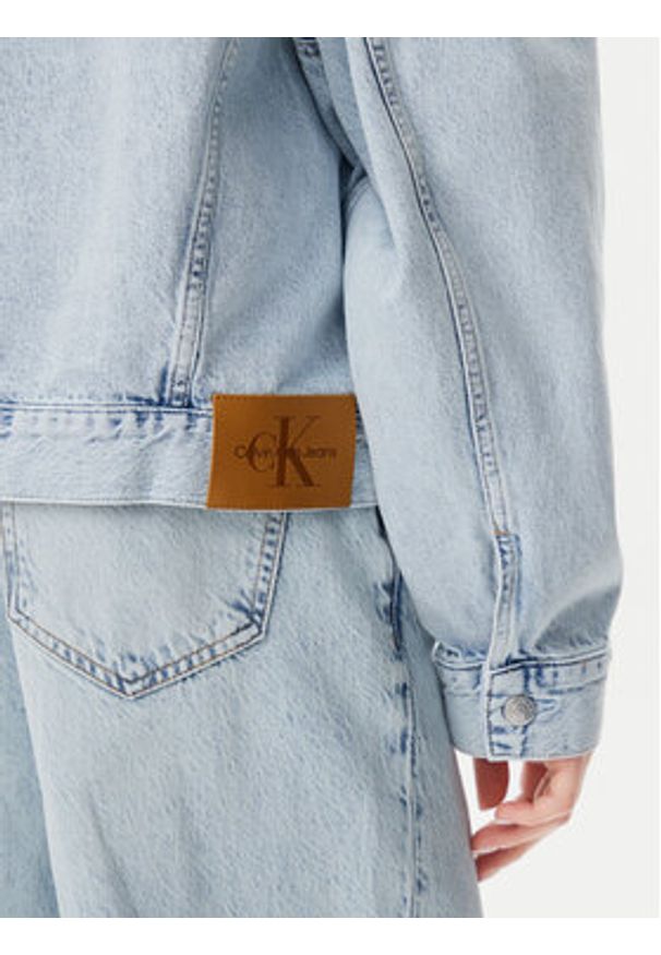 Calvin Klein Jeans Kurtka jeansowa J20J225186 Niebieski Boxy Fit. Kolor: niebieski. Materiał: bawełna