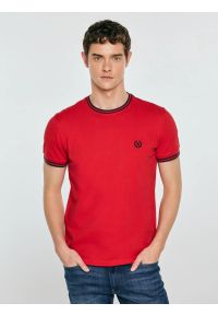 Big-Star - Koszulka męska z kontrastowym wykoŅczeniem czerwona Polias 603. Kolor: czerwony. Materiał: bawełna. Wzór: aplikacja, haft, ze splotem. Styl: elegancki, klasyczny, sportowy #1