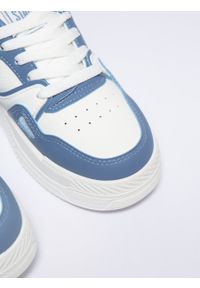 Big-Star - Sneakersy damskie biało-niebieskie NN274670 101. Kolor: biały. Materiał: syntetyk, skóra. Szerokość cholewki: normalna. Sezon: lato #3