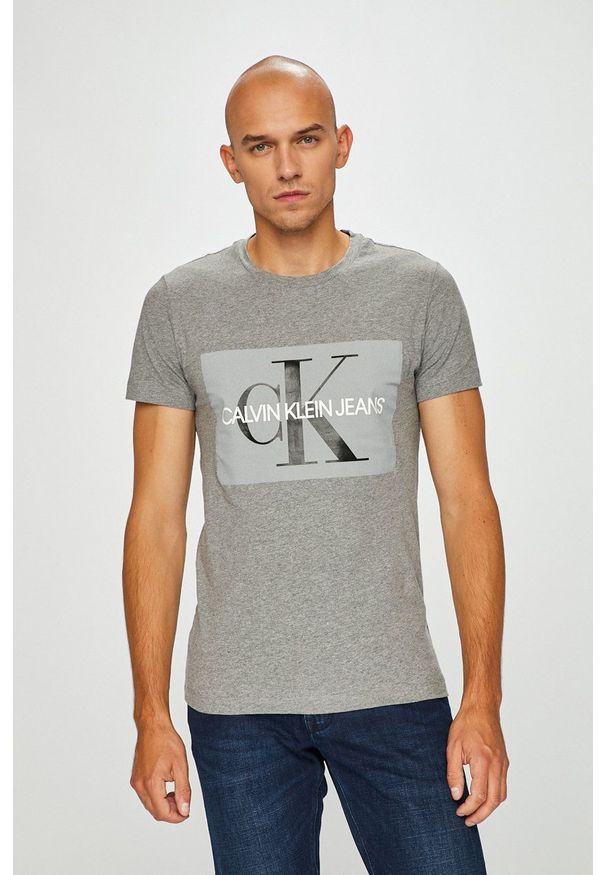 Calvin Klein Jeans - T-shirt J30J307842. Okazja: na co dzień. Kolor: szary. Materiał: dzianina. Styl: casual