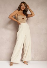 Renee - Beżowe Garniturowe Szerokie Spodnie High Waist Rissetto. Okazja: na spotkanie biznesowe. Stan: podwyższony. Kolor: beżowy. Styl: biznesowy, elegancki