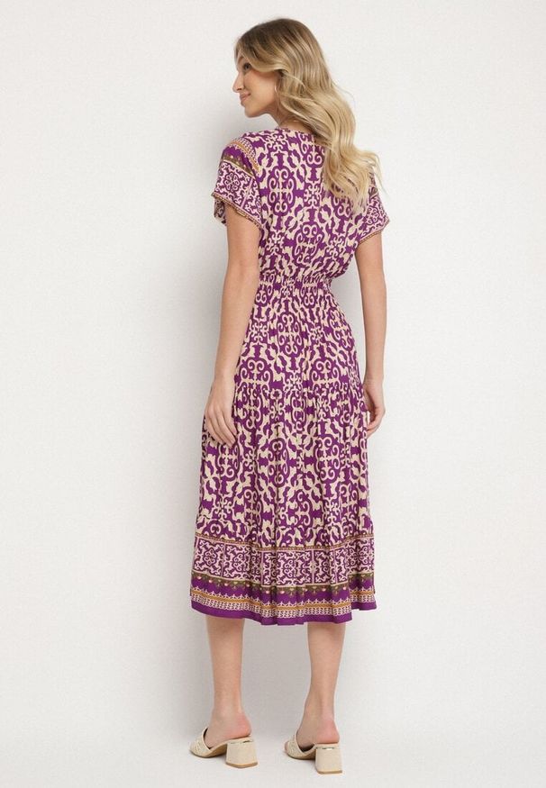 Born2be - Ciemnofioletowa Bawełniana Sukienka z Guzikami i Ornamentnym Wzorem Zisselle. Kolor: fioletowy. Materiał: bawełna