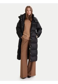 JOOP! Płaszcz zimowy Clarissa 30048863 Czarny Regular Fit. Kolor: czarny. Materiał: syntetyk. Sezon: zima