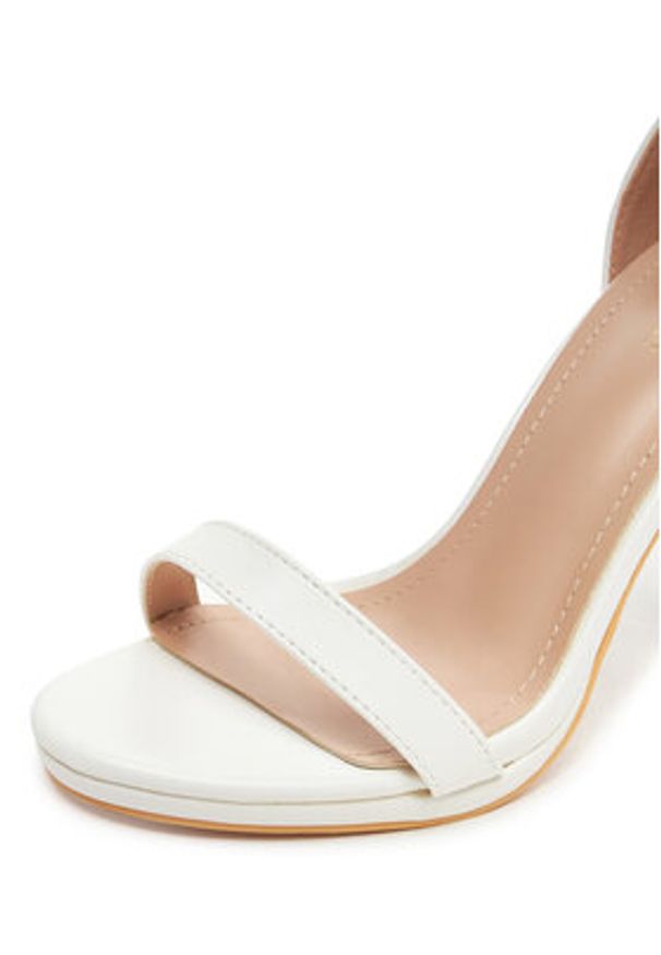 DeeZee Sandały NEW BUENA Biały. Kolor: biały. Materiał: skóra