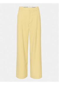 GESTUZ - Gestuz Spodnie materiałowe Paula 10906861 Żółty Relaxed Fit. Kolor: żółty. Materiał: syntetyk #2