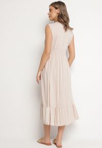 Born2be - Beżowa Wiskozowa Sukienka o Kopertowym Kroju z Falbanką Uliria. Kolor: beżowy. Materiał: wiskoza. Typ sukienki: kopertowe. Styl: elegancki #5