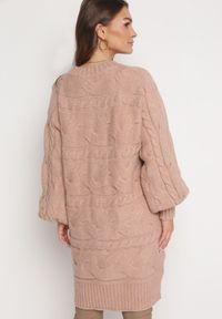 Born2be - Różowy Oversizowy Sweter o Długim Kroju z Ozdobnym Splotem Sapodis. Kolor: różowy. Długość rękawa: długi rękaw. Długość: długie. Wzór: ze splotem #4