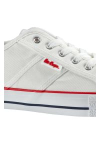 Białe Trampki Lee Cooper Męskie Wygodne Obuwie. Kolor: biały. Materiał: materiał, skóra ekologiczna, guma. Szerokość cholewki: normalna. Wzór: aplikacja. Styl: klasyczny