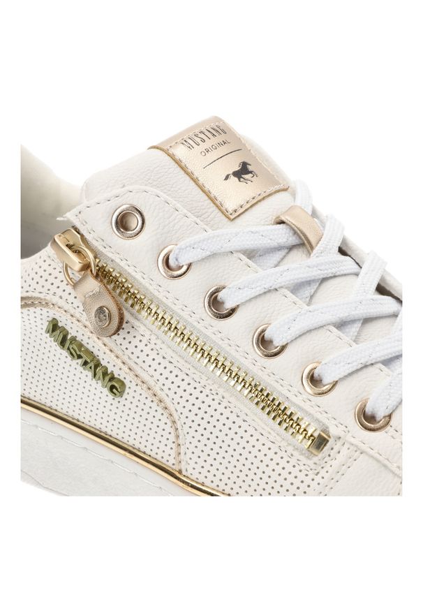 Białe Sneakersy Mustang Sportowe Obuwie Damskie. Okazja: na co dzień. Zapięcie: sznurówki. Kolor: biały. Materiał: materiał