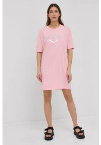 Love Moschino Sukienka kolor różowy mini oversize. Kolor: różowy. Materiał: dzianina. Długość rękawa: krótki rękaw. Typ sukienki: oversize. Długość: mini #3
