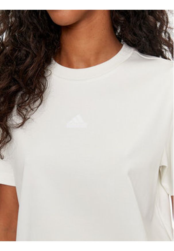 Adidas - adidas T-Shirt Signature Graphic Print IX3763 Biały Loose Fit. Kolor: biały. Materiał: bawełna. Wzór: nadruk