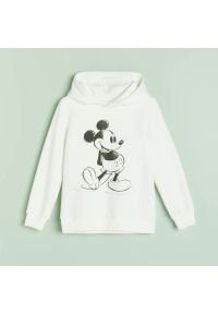 Reserved - Bluza z kapturem Mickey Mouse - Kremowy. Typ kołnierza: kaptur. Kolor: kremowy. Wzór: motyw z bajki #1