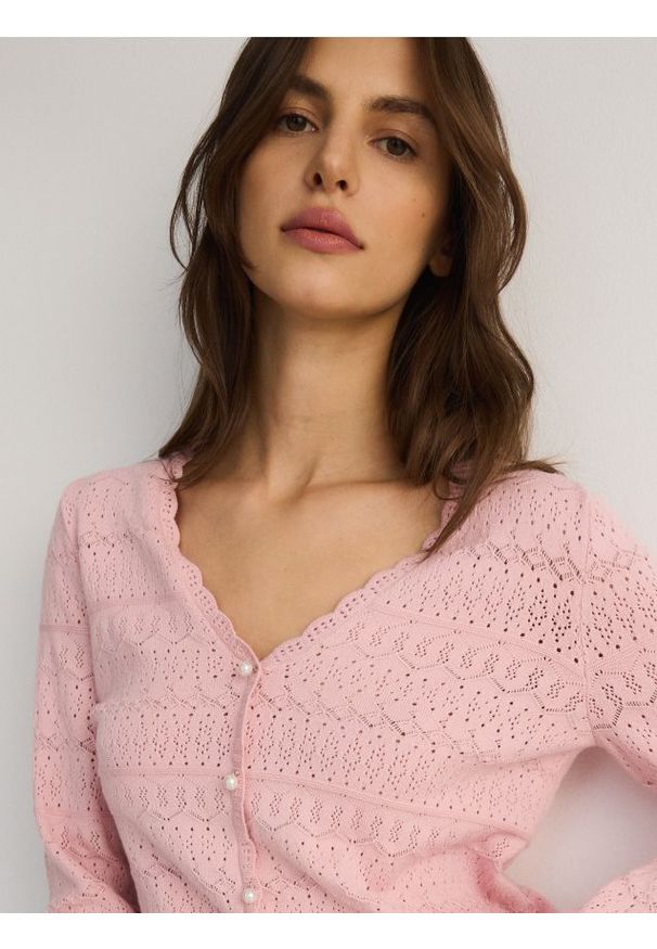 Reserved - Ażurowy kardigan z wiskozą - brudny róż. Kolor: różowy. Materiał: wiskoza. Wzór: ażurowy