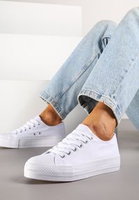 Born2be - Białe Trampki Vices na Grubszej Podeszwie pod Kostkę Tilomea. Okazja: na co dzień. Zapięcie: sznurówki. Kolor: biały. Materiał: jeans. Styl: casual #6