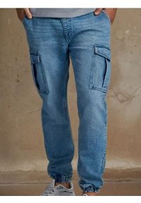 Sinsay - Spodnie jogger cargo - niebieski. Kolor: niebieski