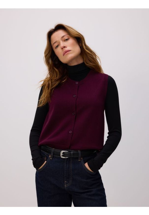Reserved - Dzianinowa kamizelka - ciemnofioletowy. Kolor: fioletowy. Materiał: dzianina