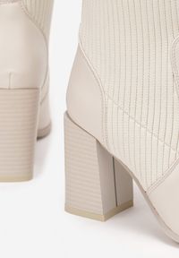 Renee - Beżowe Botki Tristn. Wysokość cholewki: za kostkę. Nosek buta: szpiczasty. Kolor: beżowy. Materiał: prążkowany, materiał. Szerokość cholewki: normalna. Obcas: na obcasie. Styl: elegancki. Wysokość obcasa: średni #4
