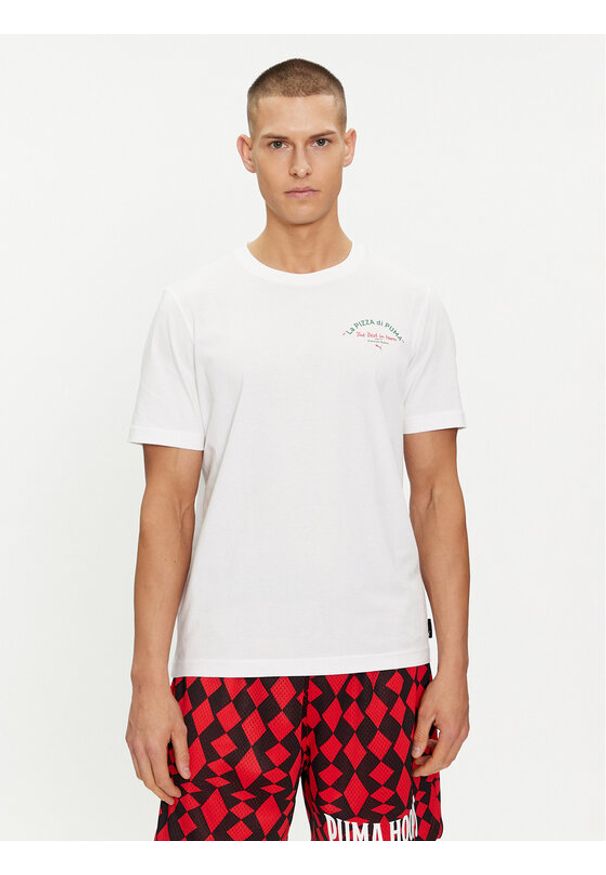Puma T-Shirt Graphics Pizza 625415 Biały Regular Fit. Kolor: biały. Materiał: bawełna