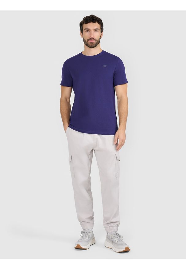 4f - 4F T-shirt regular gładki męski - granatowy M. Okazja: na co dzień. Kolor: niebieski. Materiał: jersey, dzianina, bawełna. Długość rękawa: krótki rękaw. Długość: krótkie. Wzór: gładki. Styl: casual, sportowy, klasyczny