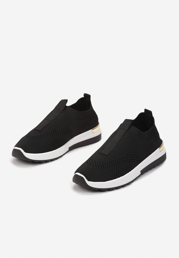 Born2be - Czarne Buty Sportowe Thaderus. Okazja: na co dzień. Wysokość cholewki: przed kostkę. Zapięcie: bez zapięcia. Kolor: czarny. Materiał: materiał. Szerokość cholewki: normalna