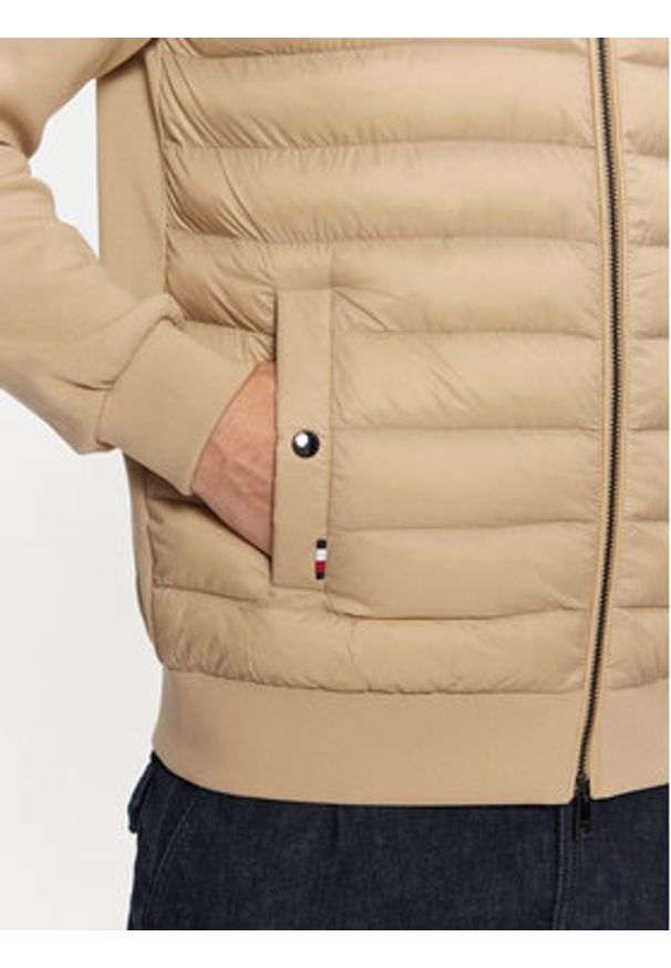 TOMMY HILFIGER - Tommy Hilfiger Kurtka przejściowa MW0MW37461 Beżowy Regular Fit. Kolor: beżowy. Materiał: syntetyk