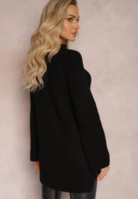 Renee - Czarny Dzianinowy Golf z Rozszerzanymi Rękawami z Rozcięciem Vucta. Typ kołnierza: golf. Kolor: czarny. Materiał: dzianina