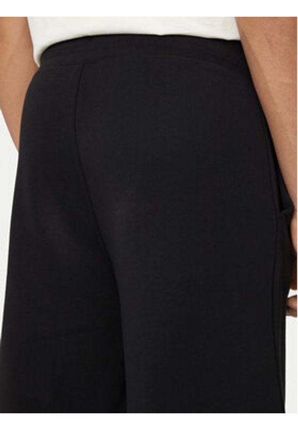Calvin Klein Szorty sportowe Nano Logo K10K112689 Czarny Regular Fit. Kolor: czarny. Materiał: bawełna. Styl: sportowy